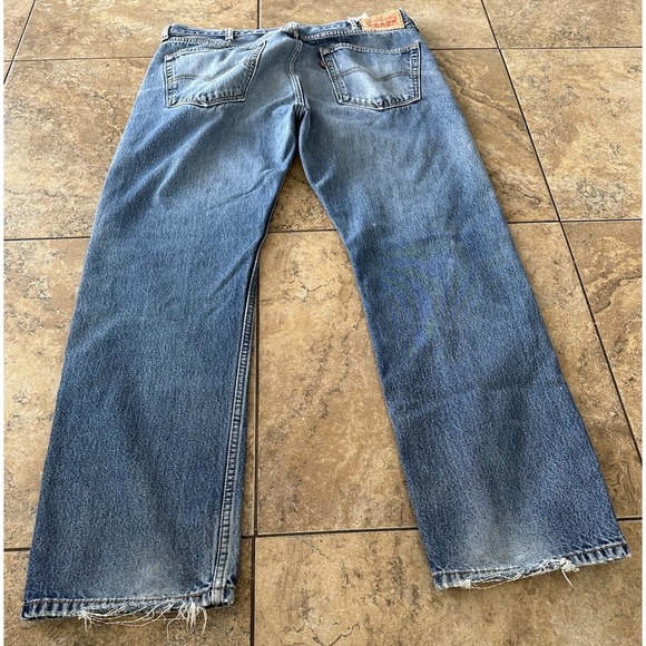 Levis 505 Jeans Mens 38x32 Straight Leg Classic Fit Denim Fit 38X30 - Picture 4 of 9